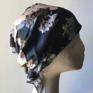 Simple Fashion Cap Black Floral